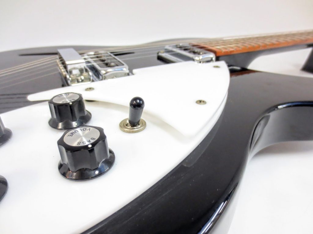 Rickenbacker(リッケンバッカー) USAのエレキギター Model 330を買取